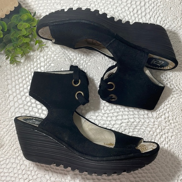 Fly London Shoes - Fly London euro 39 = 8 to 8.5 US black suede